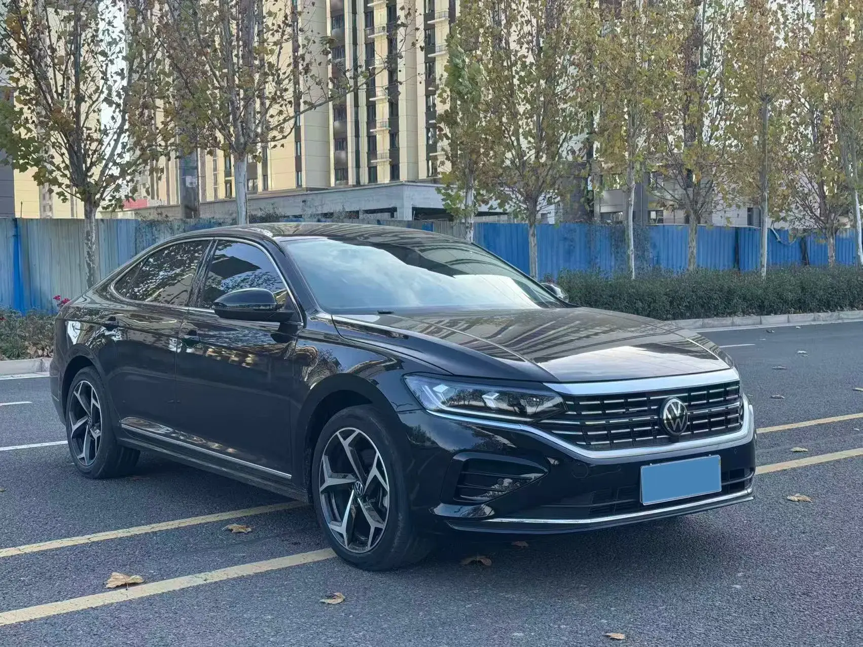 2024 VOLKSWAGEN PASSAT thumbnail 3