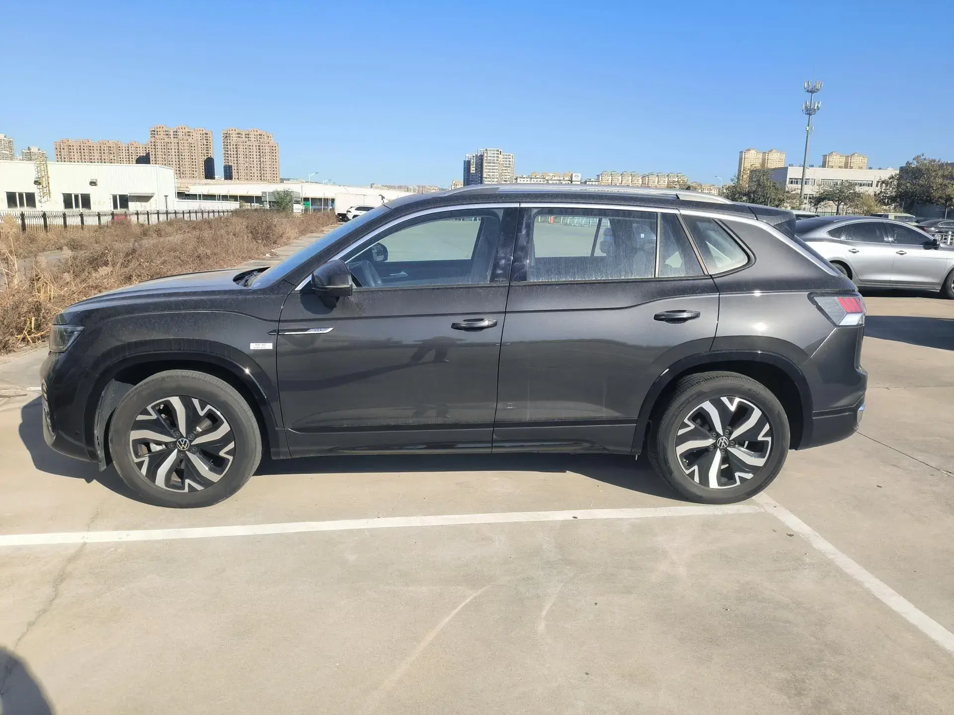 2023 VOLKSWAGEN TAYRON thumbnail 4