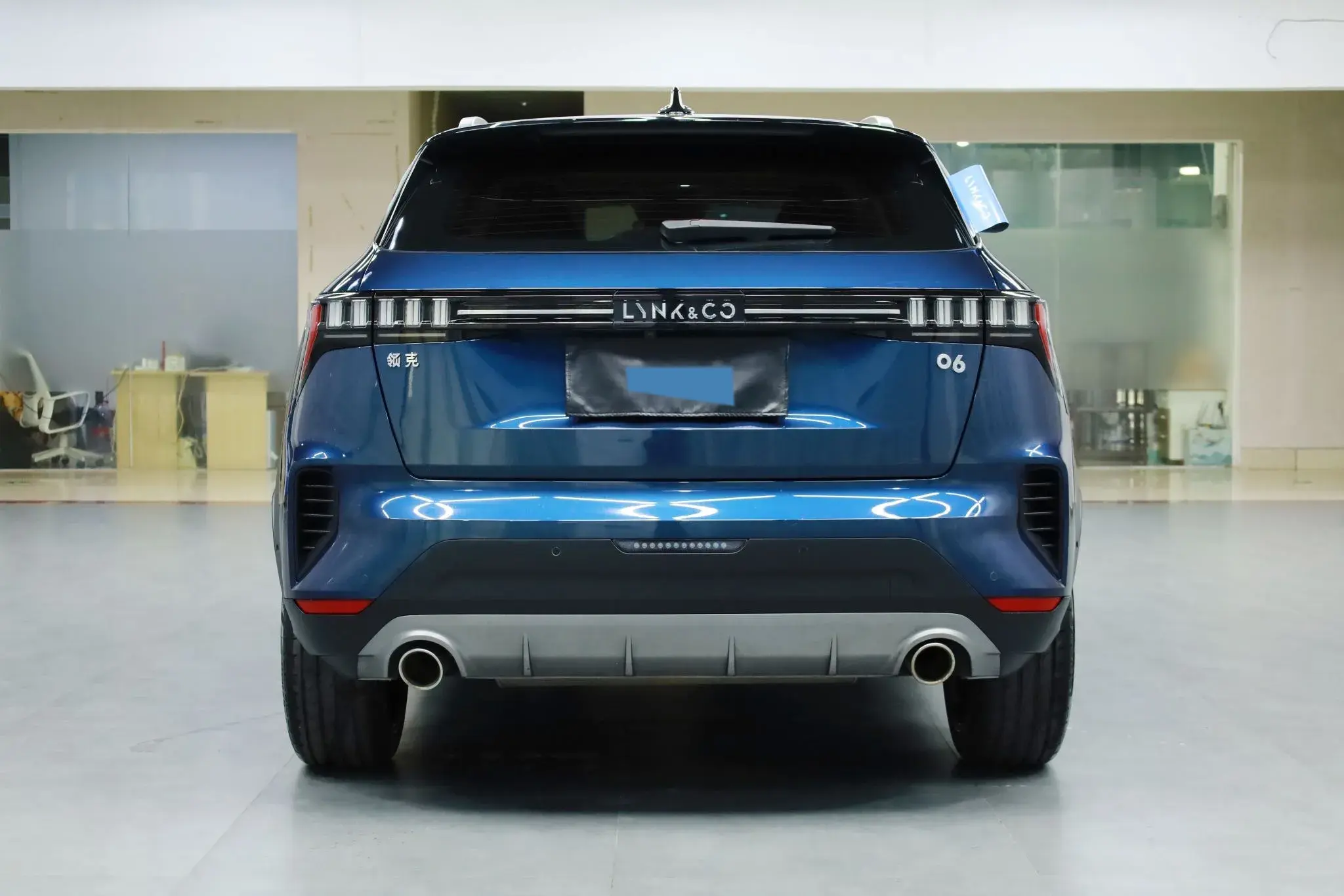 2020 LYNK&CO 06 thumbnail 4