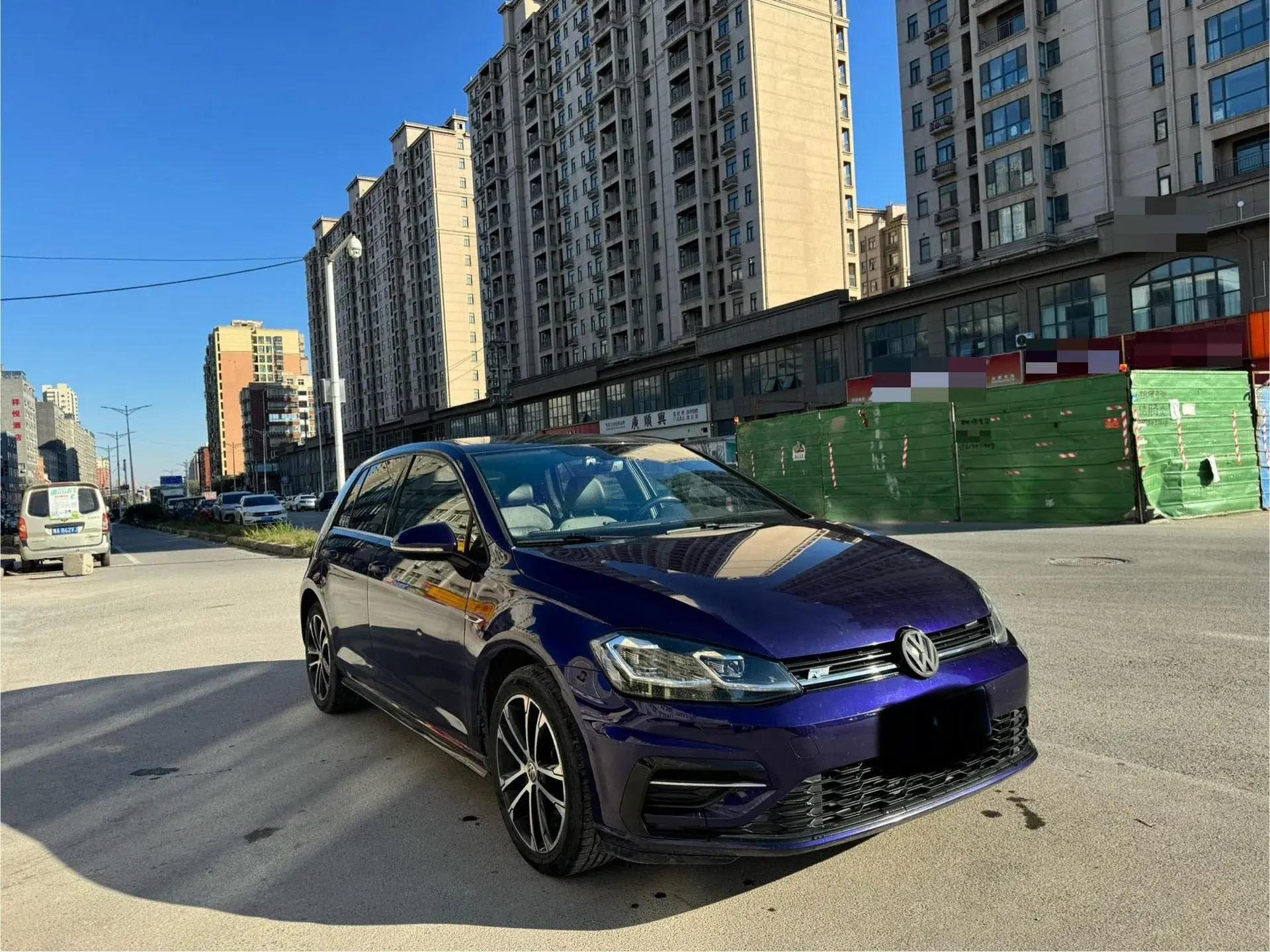 2018 VOLKSWAGEN GOLF thumbnail 3