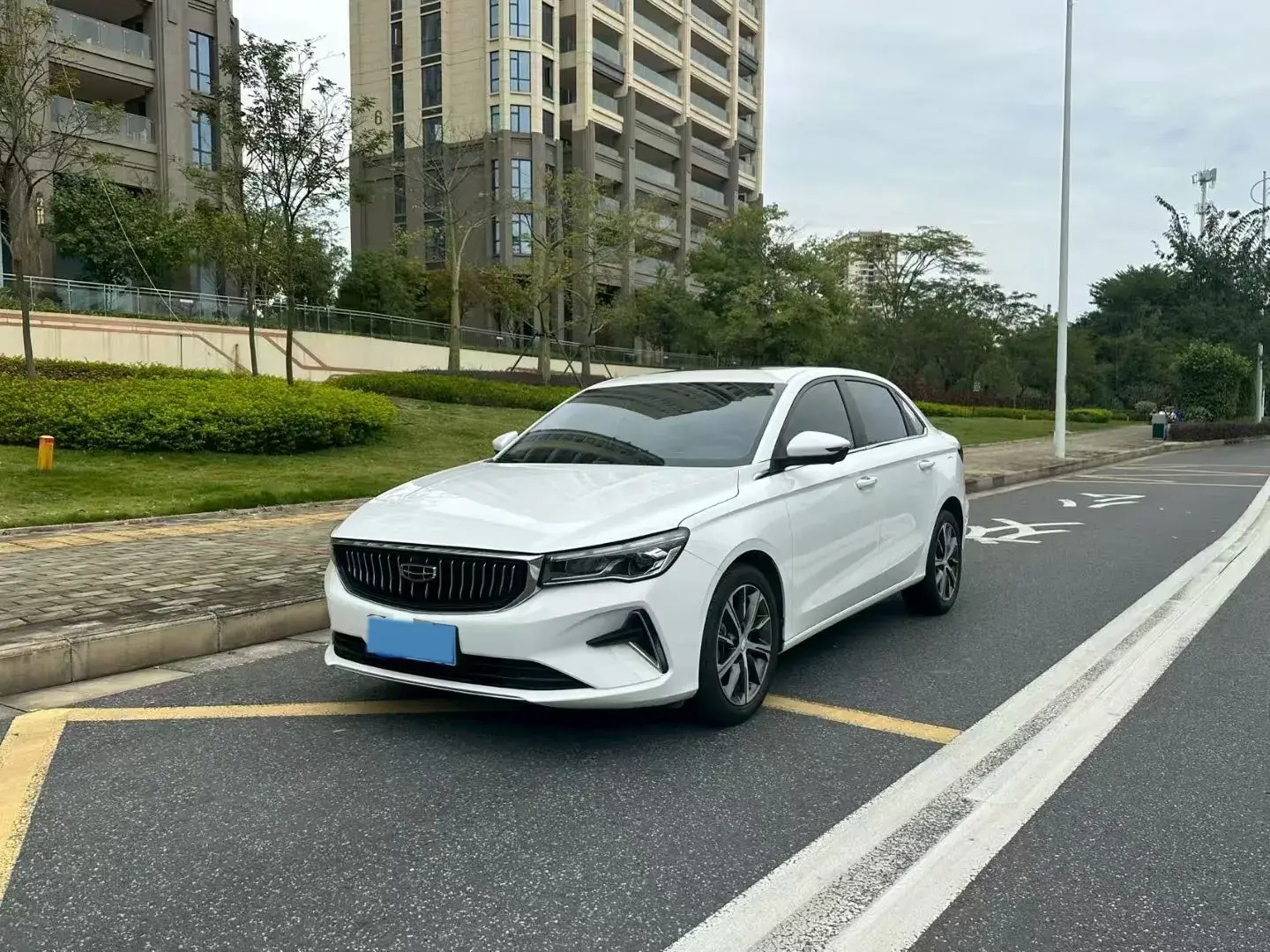 2023 GEELY EMGRAND view 1
