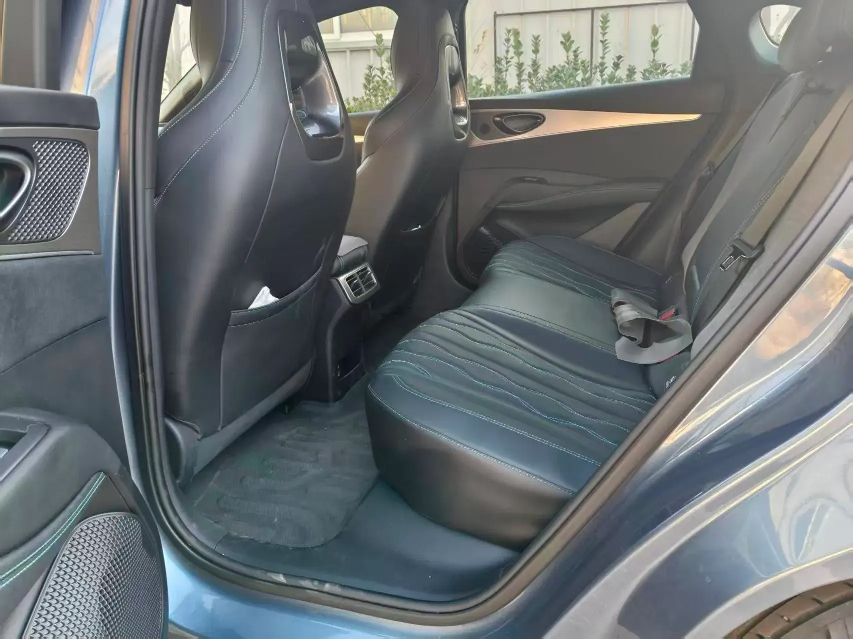 2024 BYD SEAL thumbnail 3