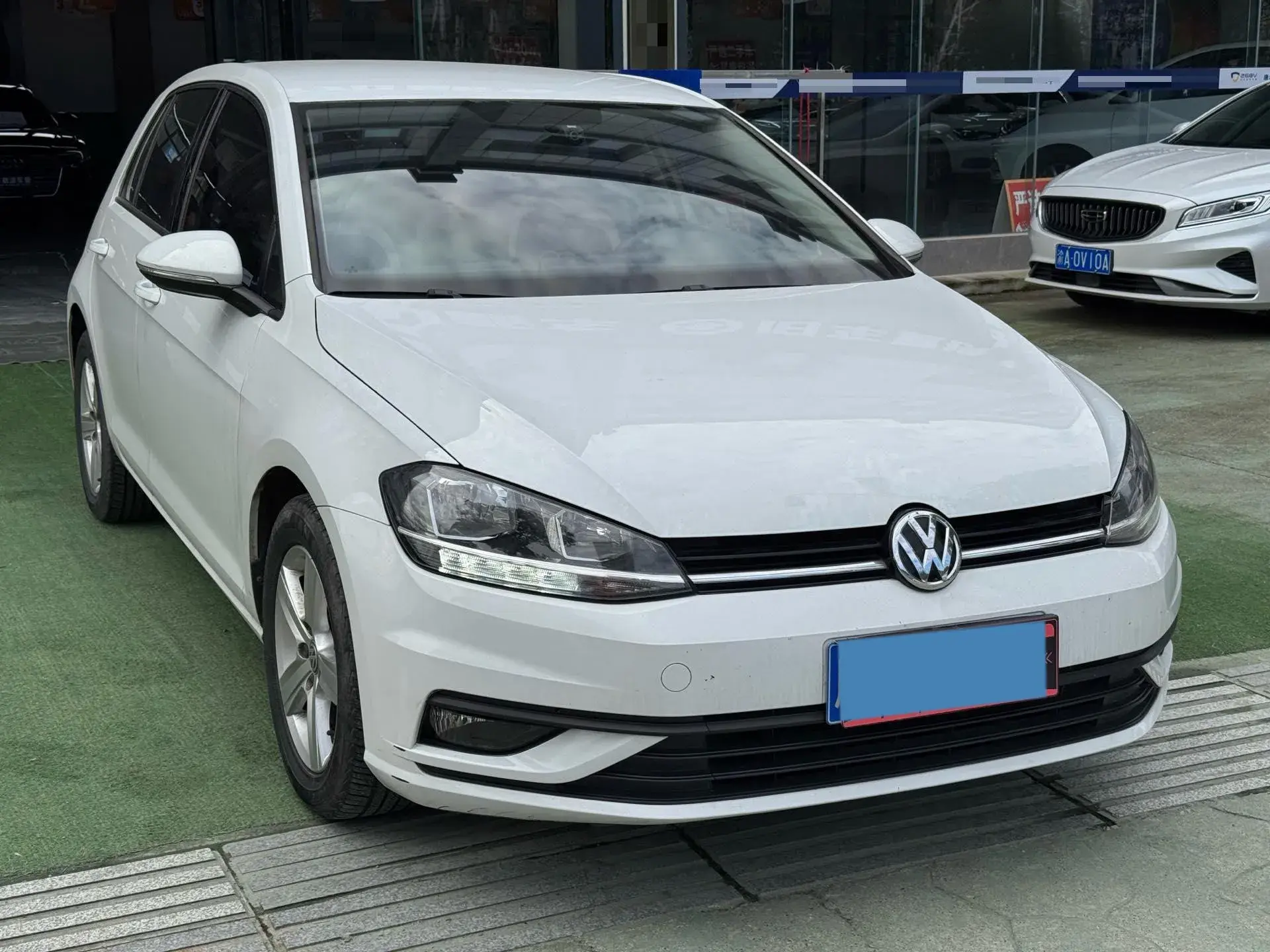 2018 VOLKSWAGEN GOLF thumbnail 3