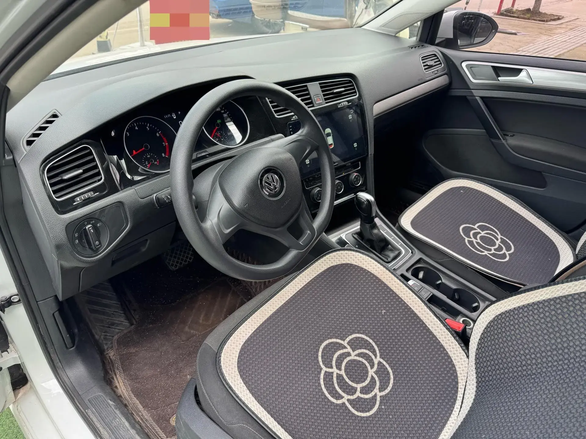 2018 VOLKSWAGEN GOLF thumbnail 4