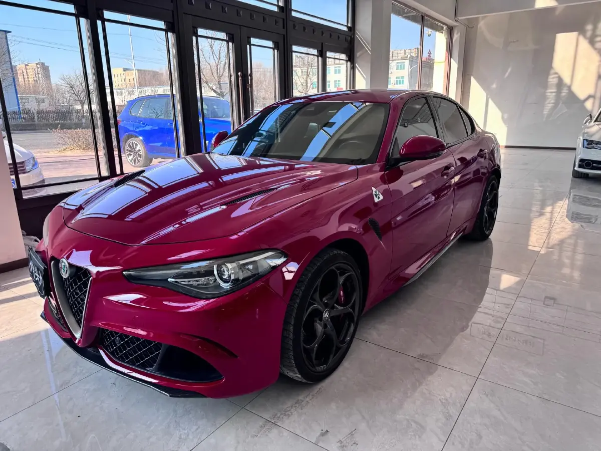 2017 Alfa Romeo Giulia 2.9T 510HP V6 8AT