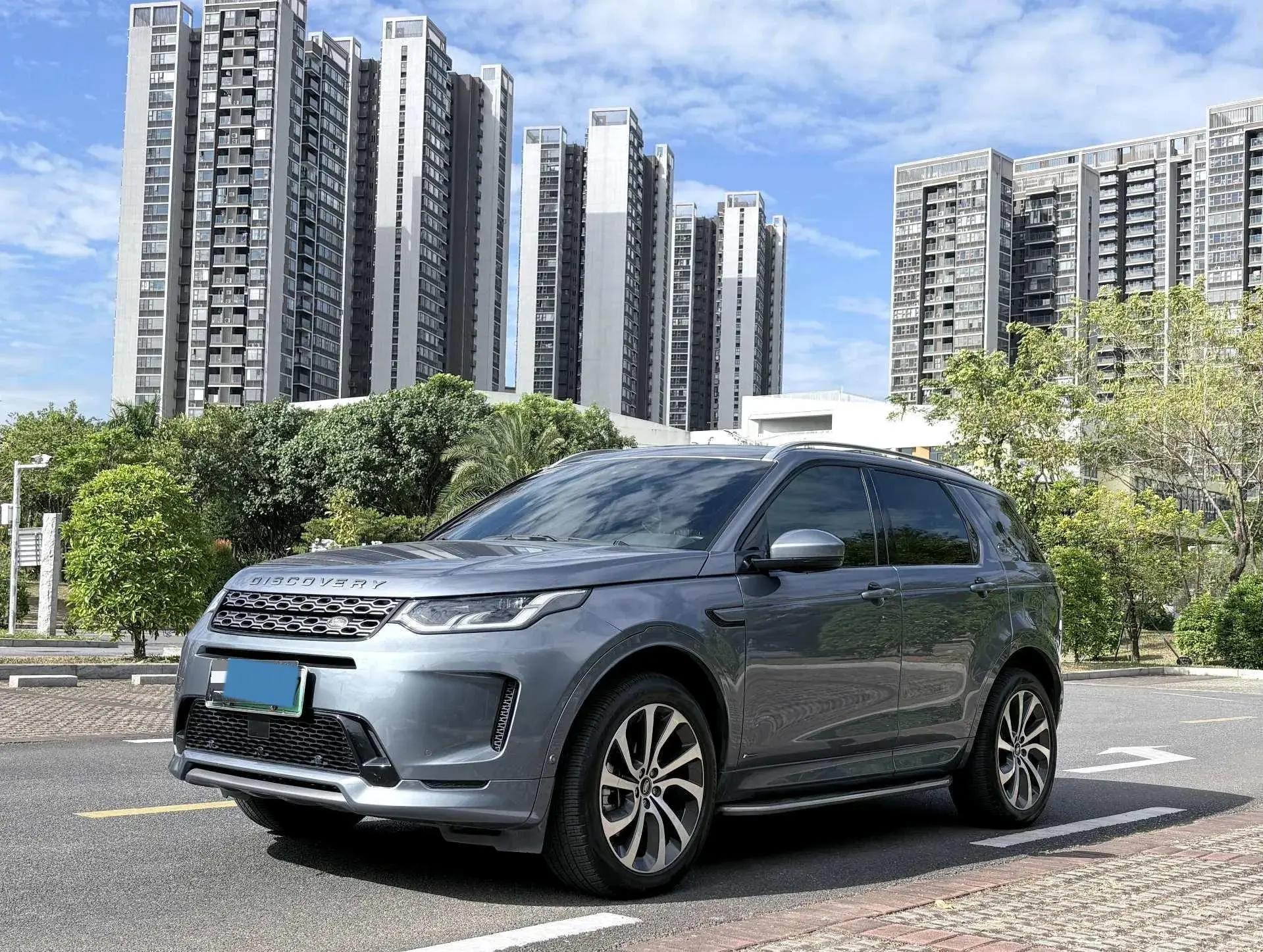 2021 LAND ROVER view 1