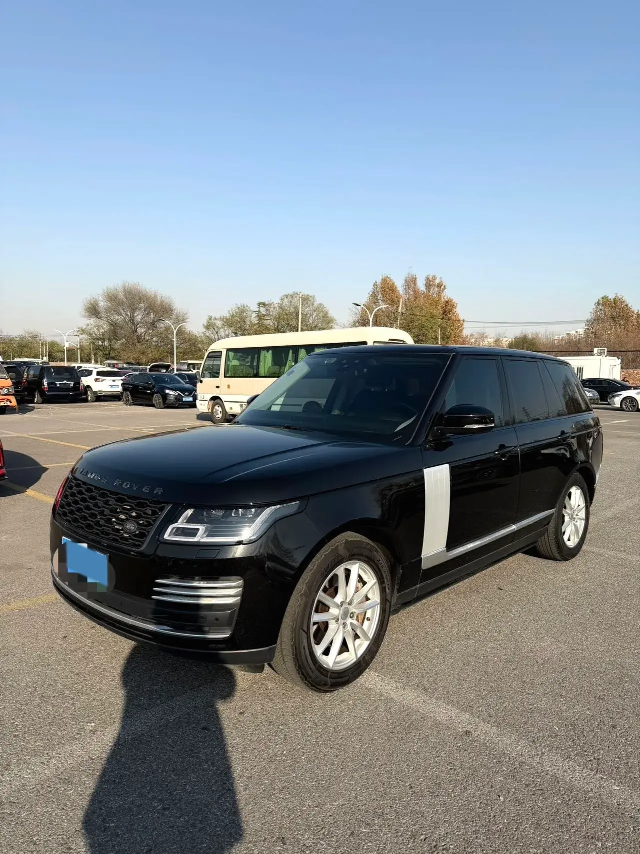 2019 LAND ROVER view 1