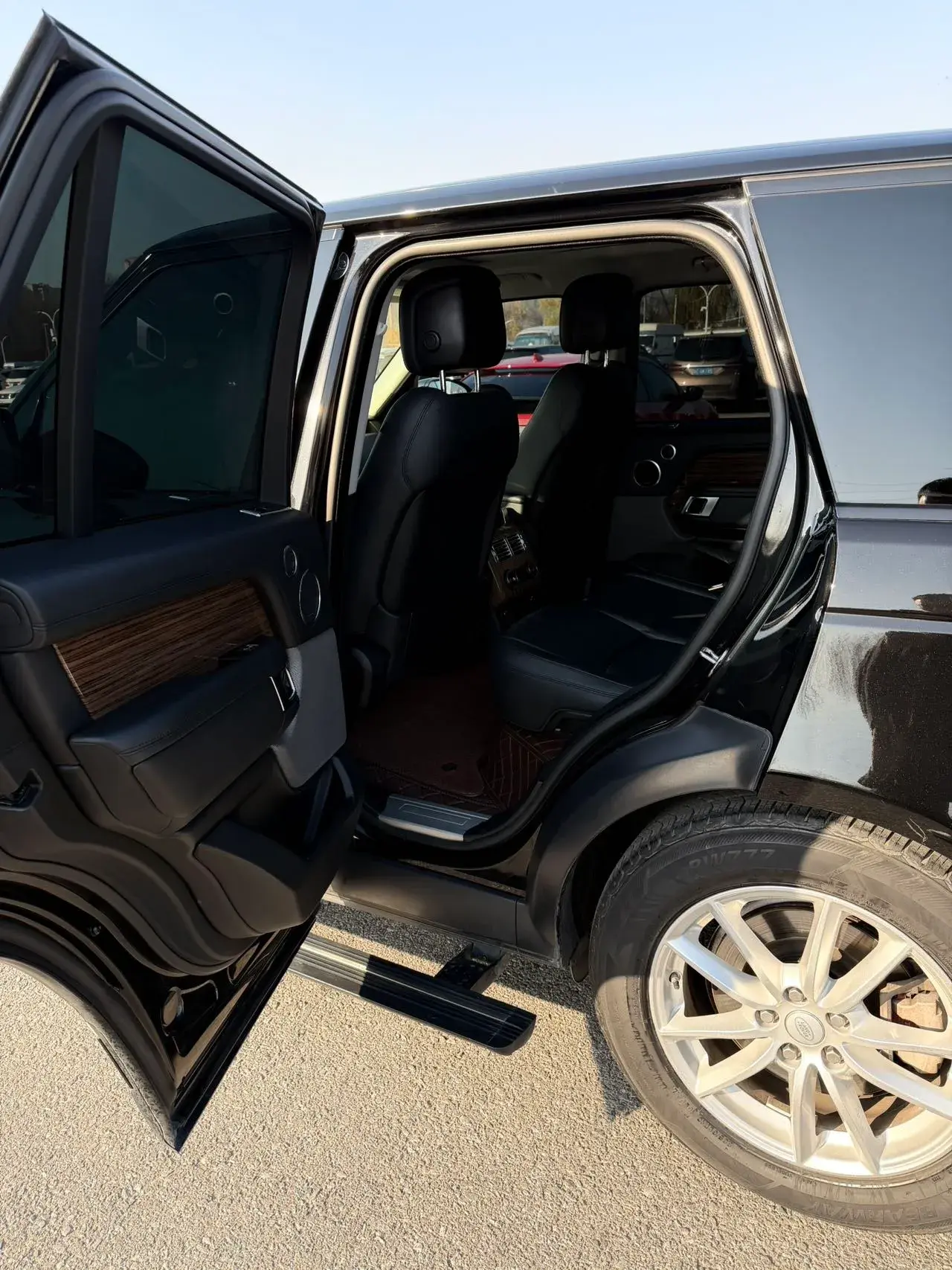 2019 LAND ROVER thumbnail 4