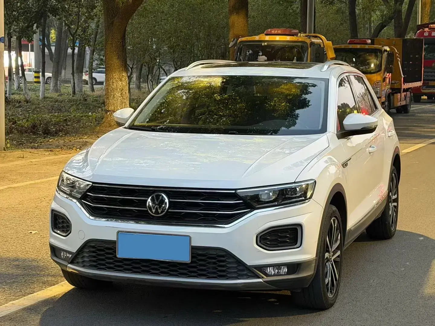 2021 VOLKSWAGEN T-ROC view 1