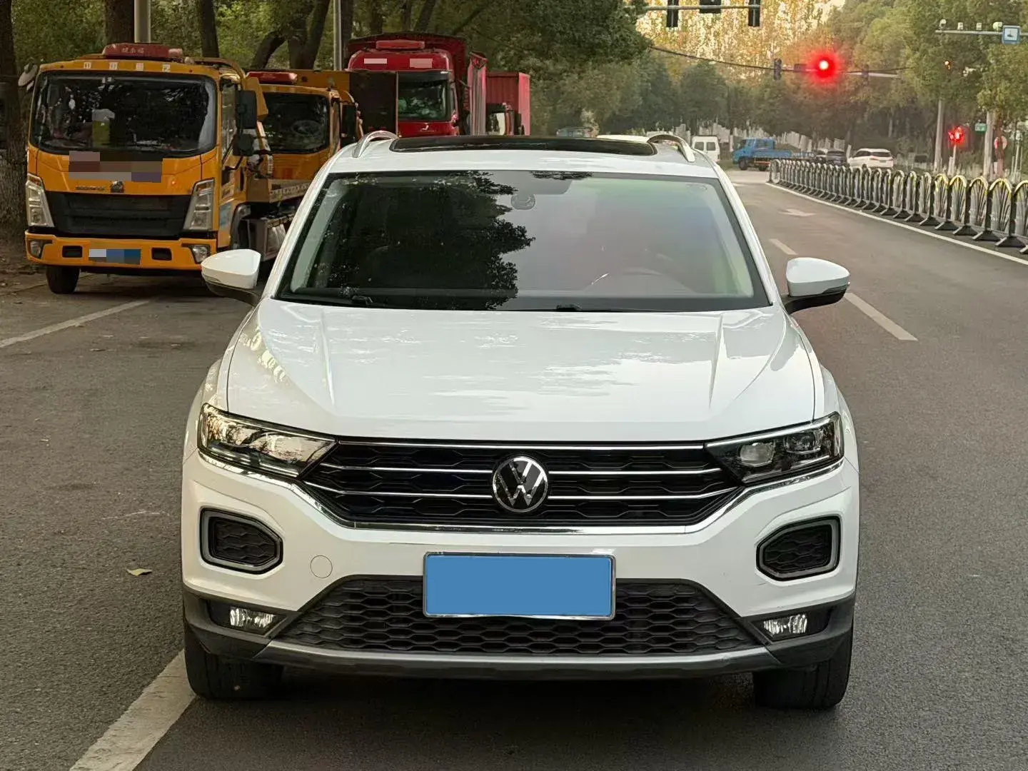 2021 VOLKSWAGEN T-ROC thumbnail 2