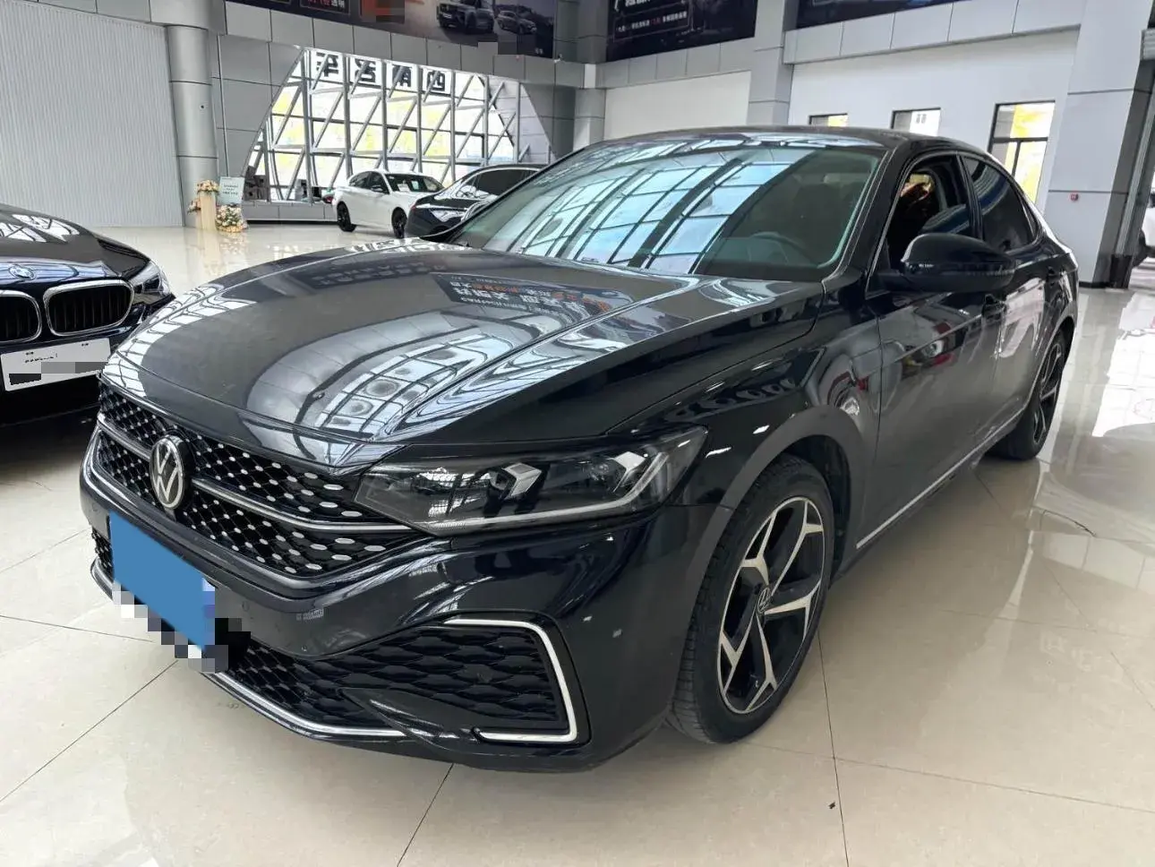 2023 VOLKSWAGEN PASSAT view 1