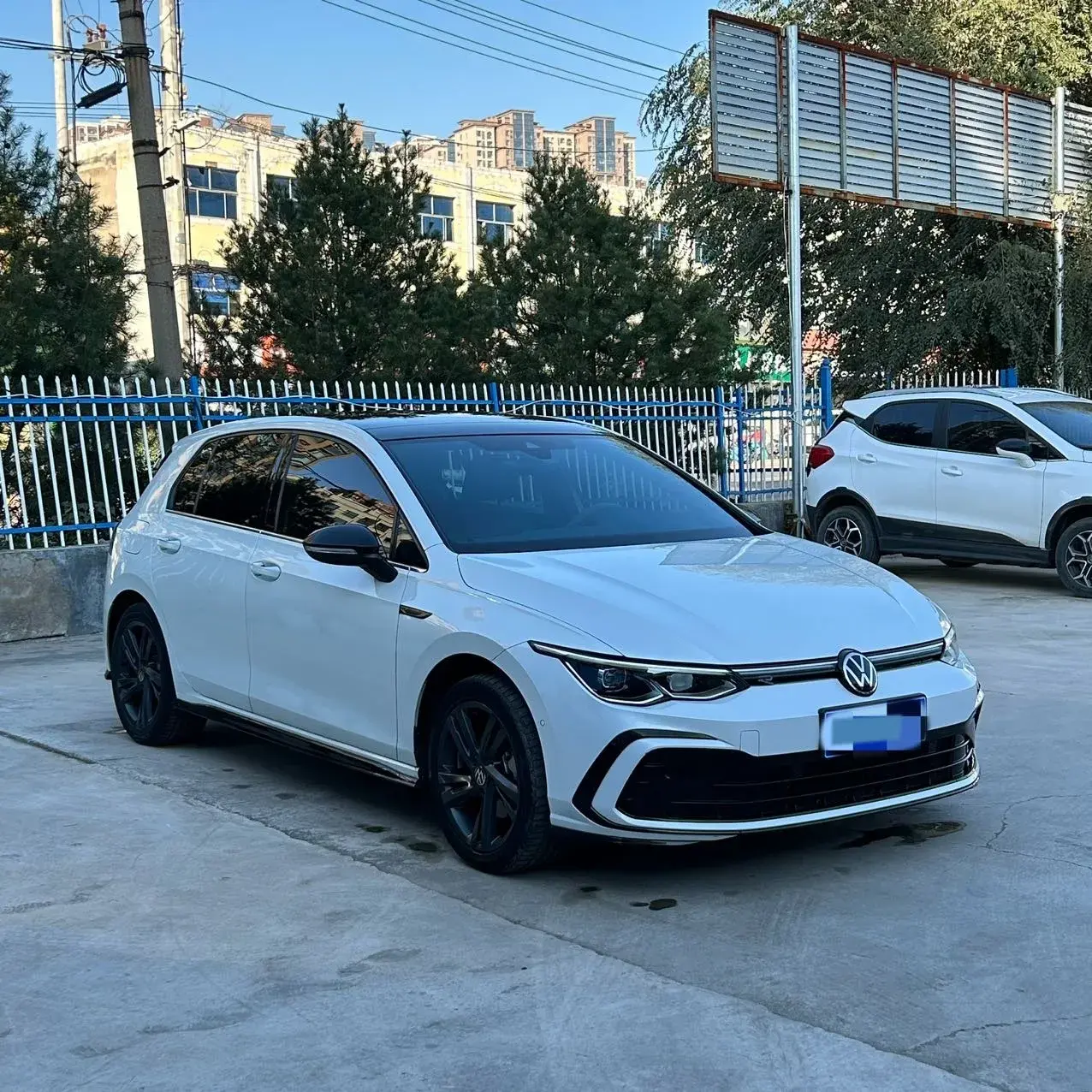 2021 VOLKSWAGEN GOLF thumbnail 3