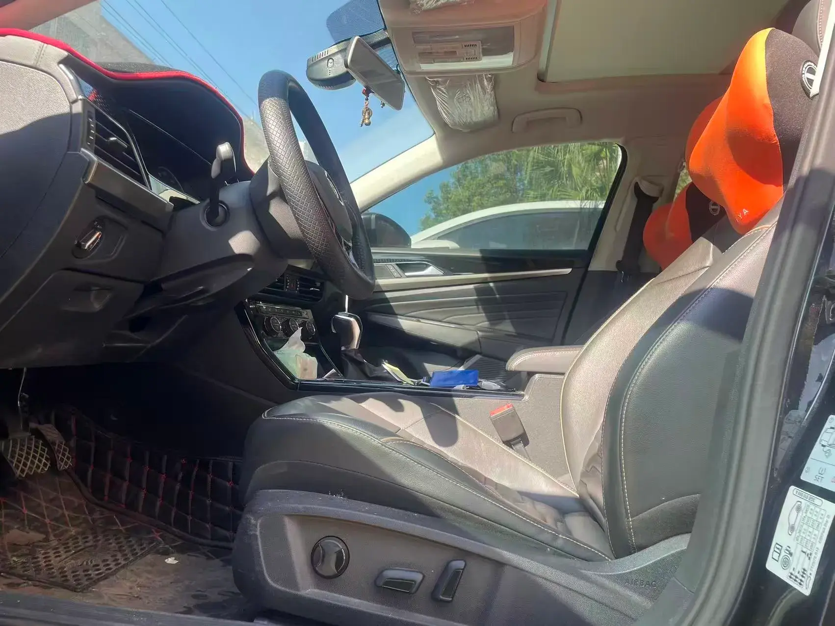 2019 VOLKSWAGEN PASSAT thumbnail 2