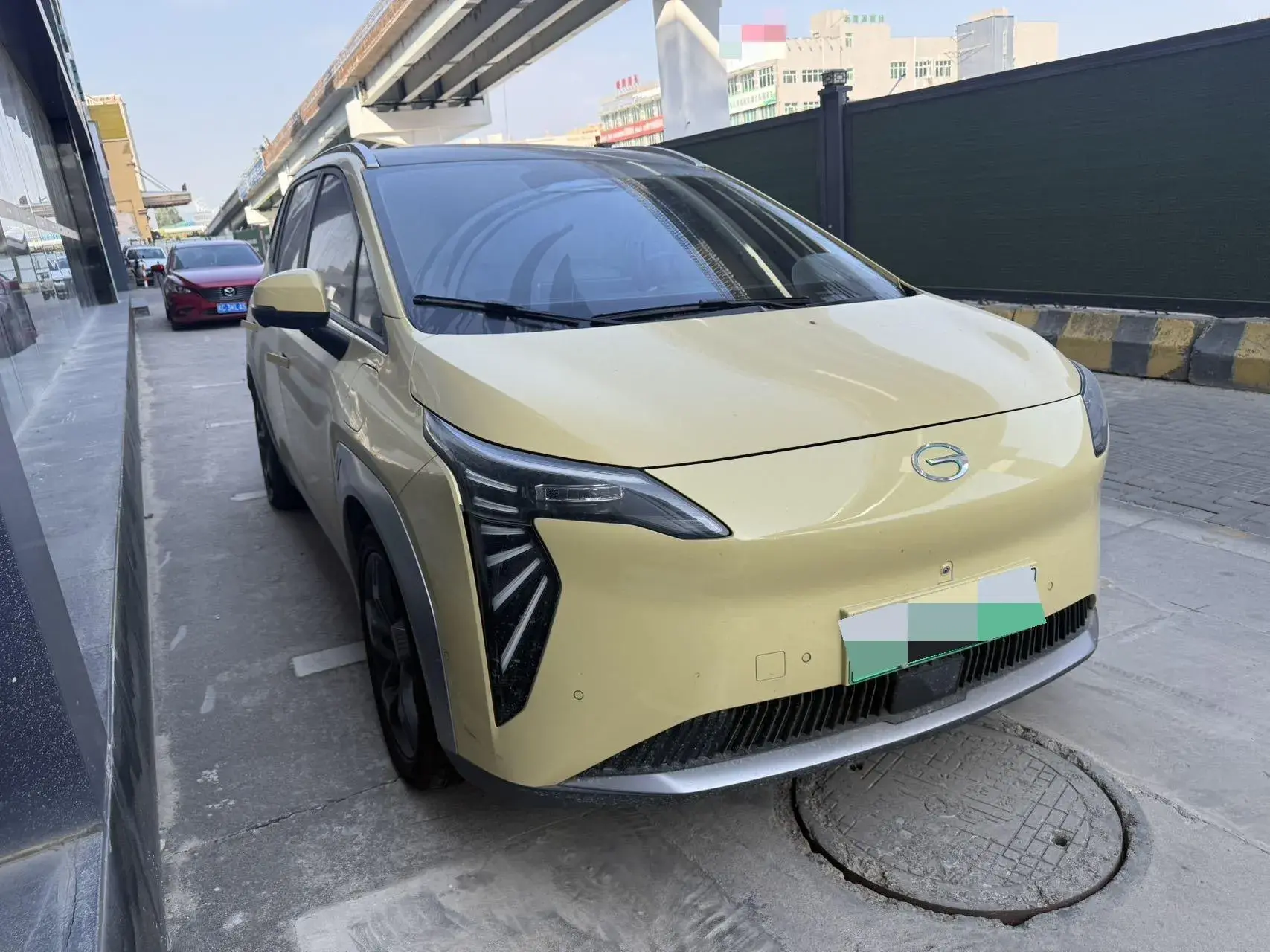 2023 AION Y thumbnail 3