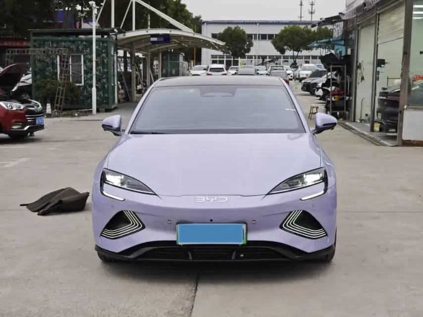 2025 BYD SEAL thumbnail 2