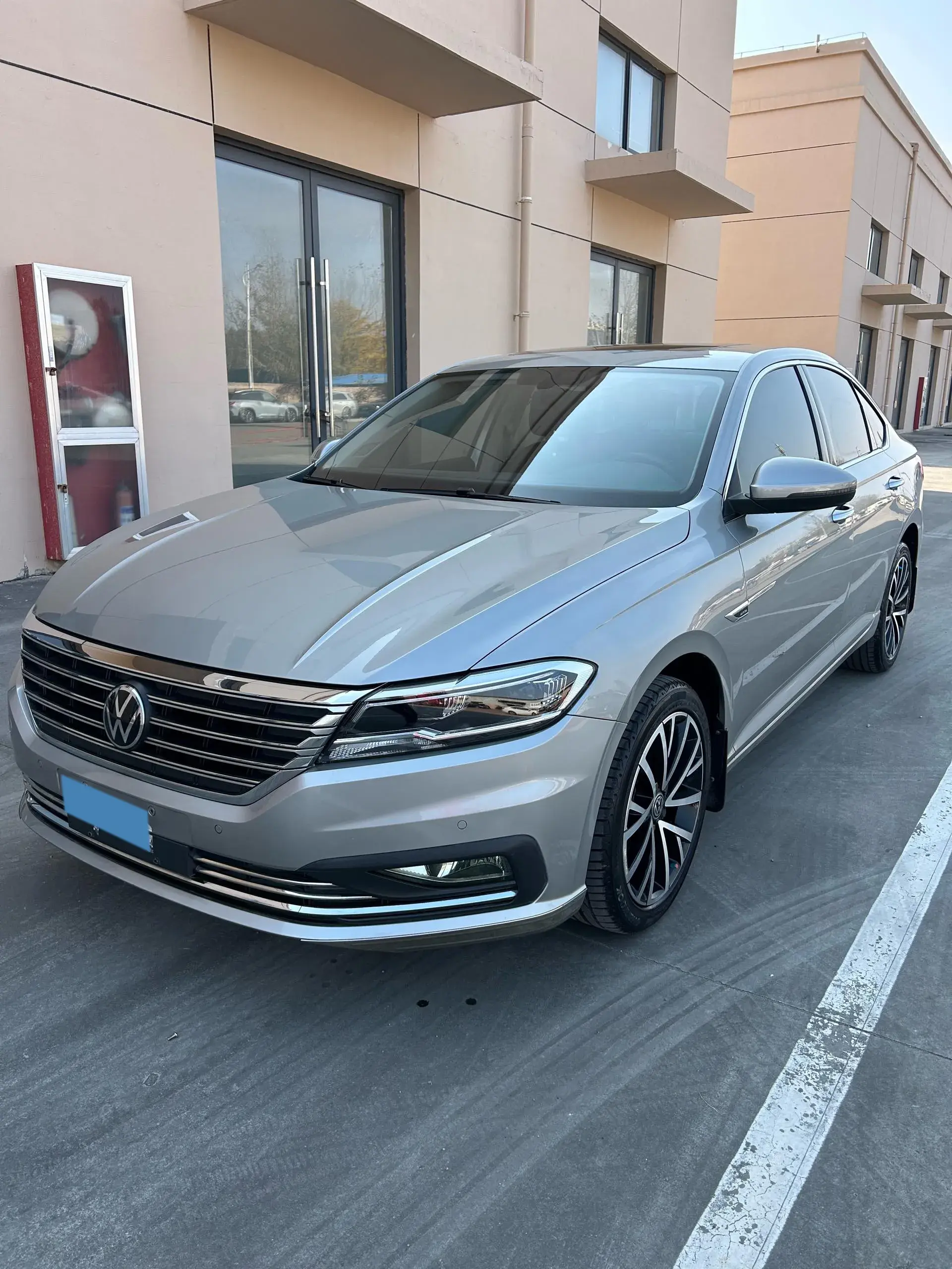 2021 VOLKSWAGEN LAVIDA view 1