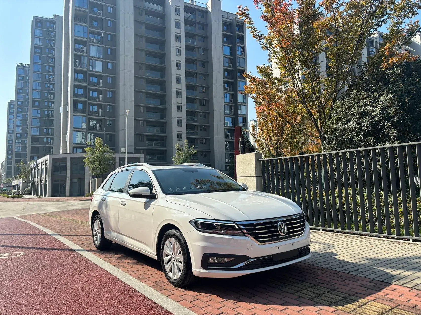 2019 VOLKSWAGEN LAVIDA thumbnail 3