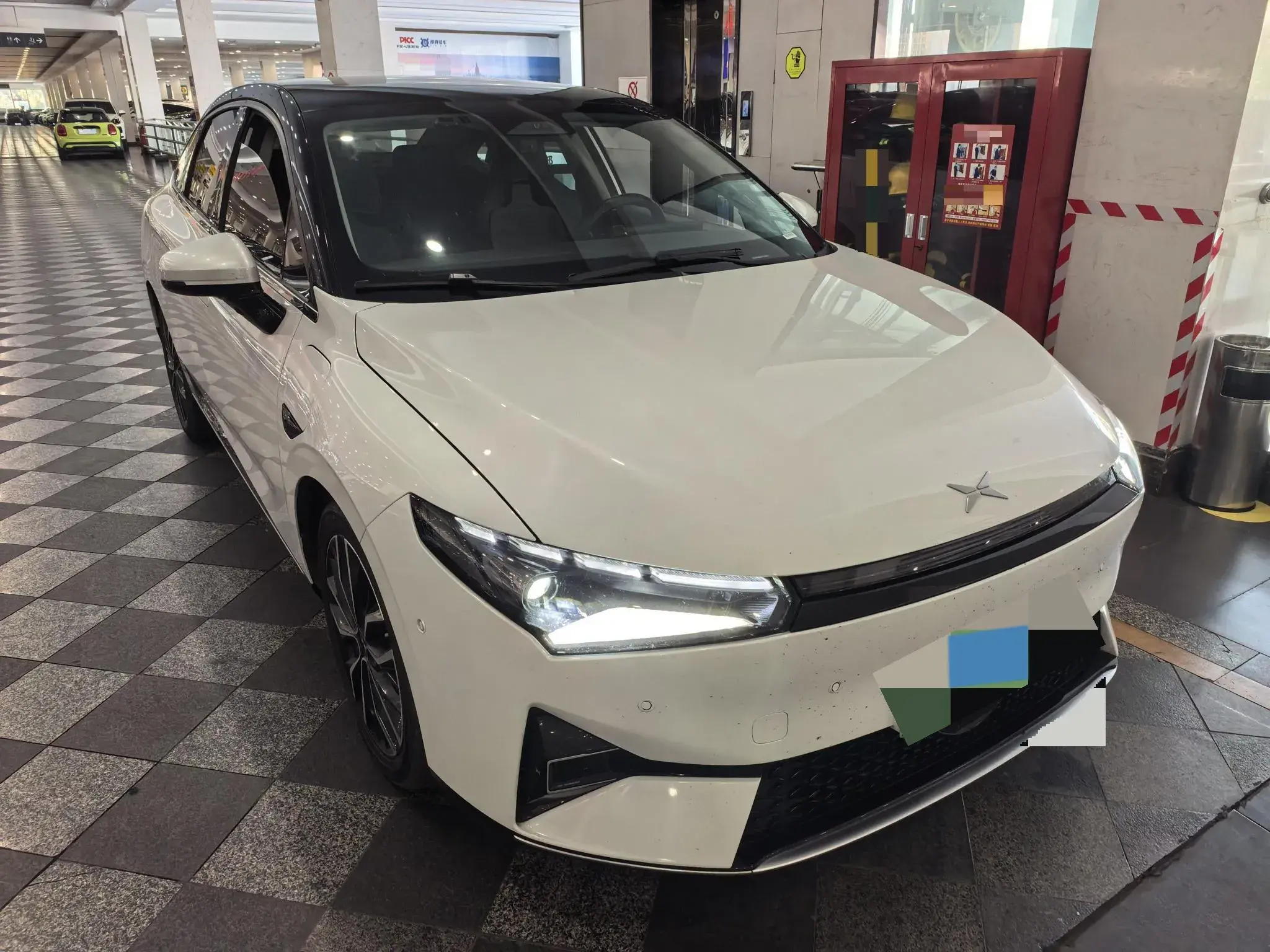 2022 XPENG P5 thumbnail 3