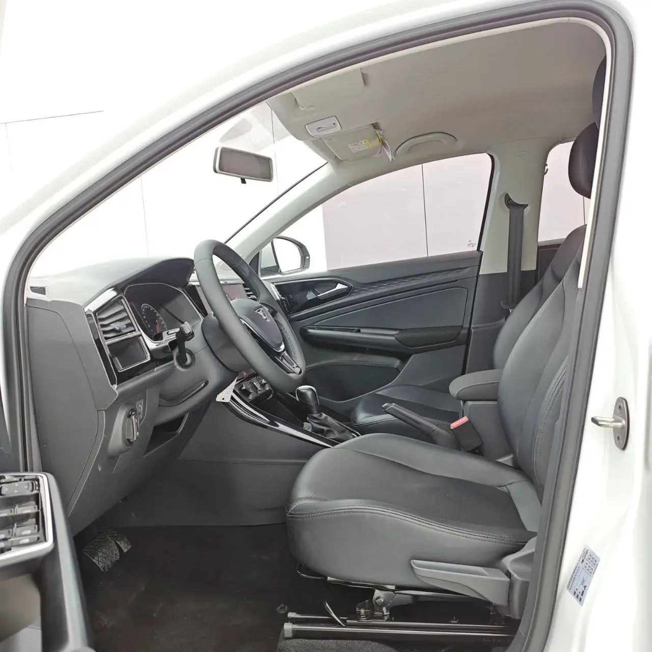 2022 JETTA VS5 thumbnail 4