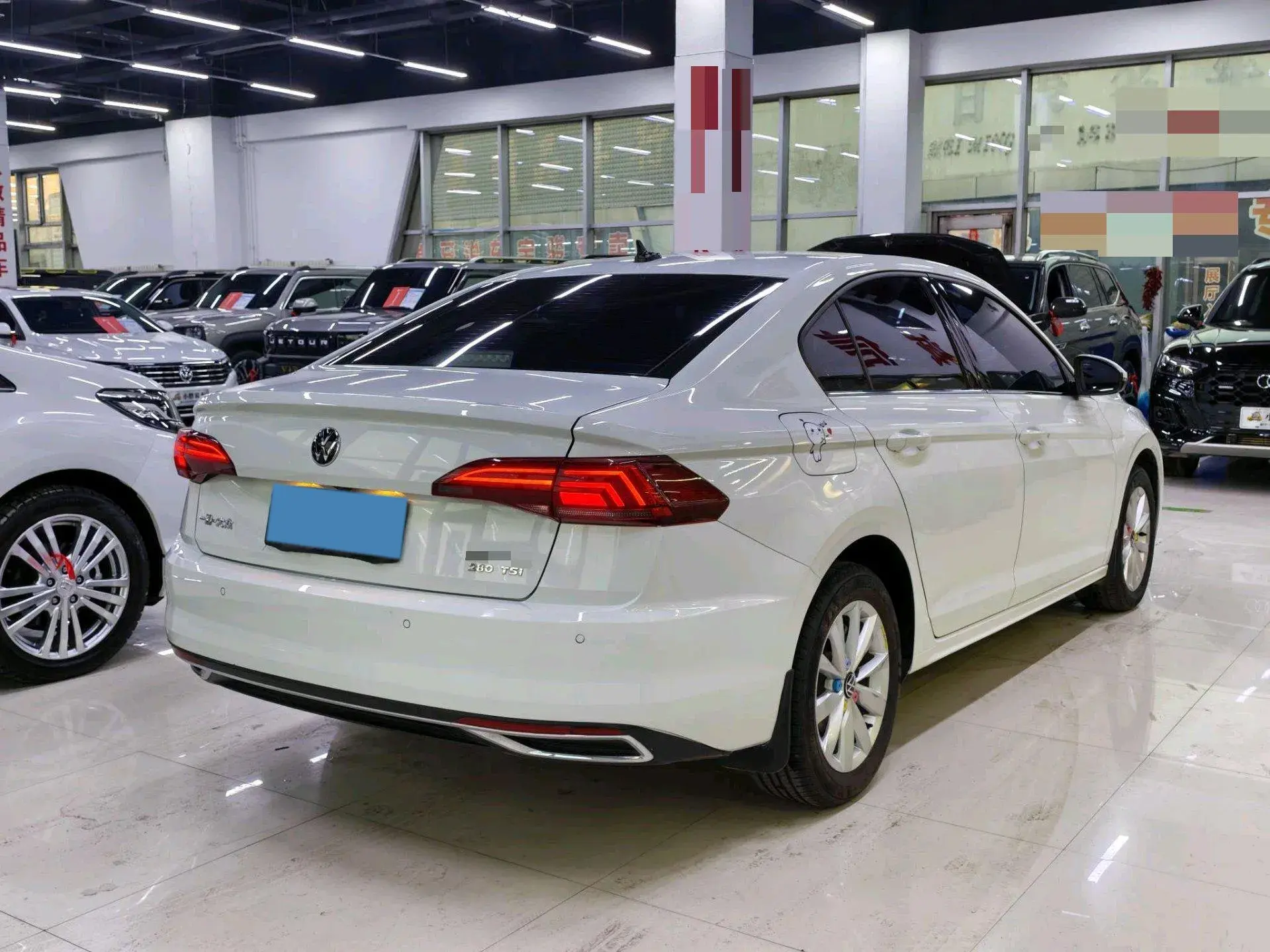 2021 VOLKSWAGEN BORA thumbnail 4