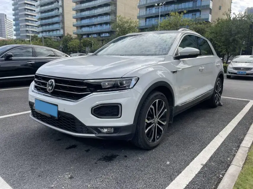 2019 VOLKSWAGEN T-ROC view 1