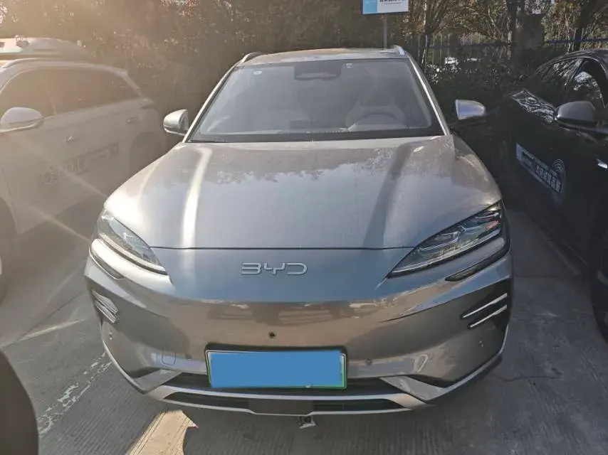 2025 BYD SONG thumbnail 3