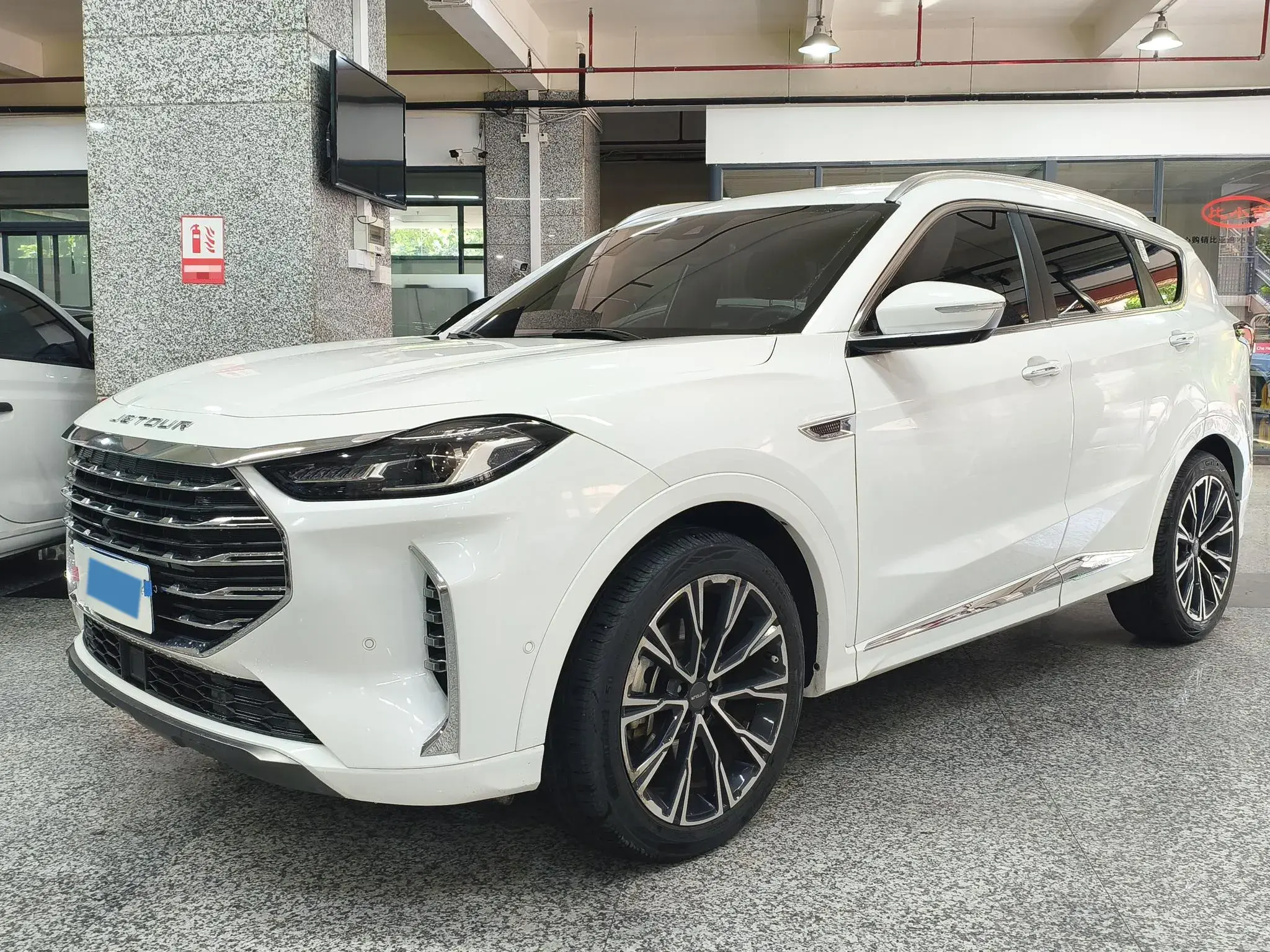 2021 JETOUR X70 view 1