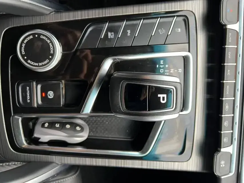 2020 GEELY AZKARRA thumbnail 2