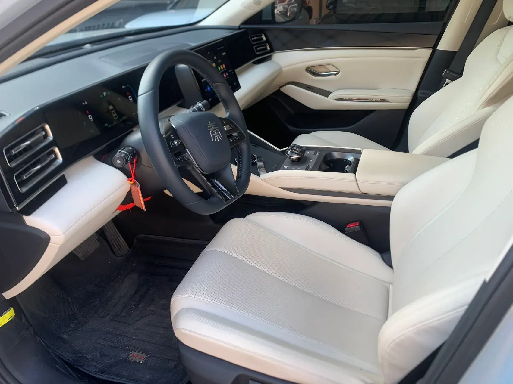 2024 BYD QINL thumbnail 3