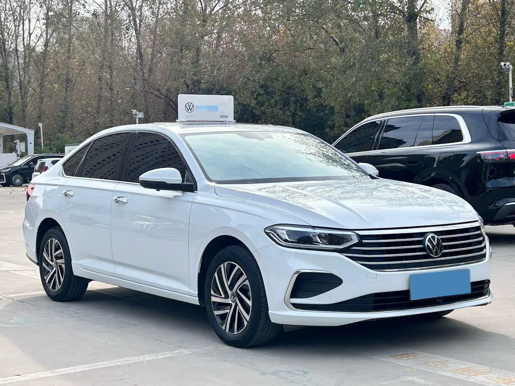 2023 VOLKSWAGEN LAVIDA thumbnail 3