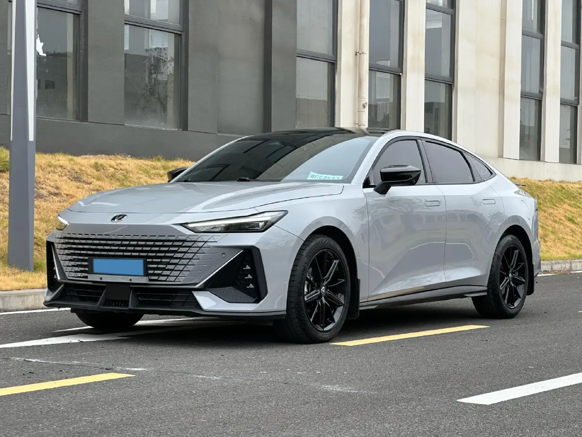 2023 ChangAn UNI-V 1.5T 188HP L4 7DCT