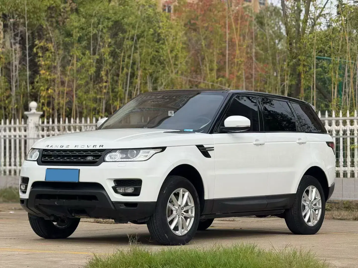 2017 LAND ROVER view 1