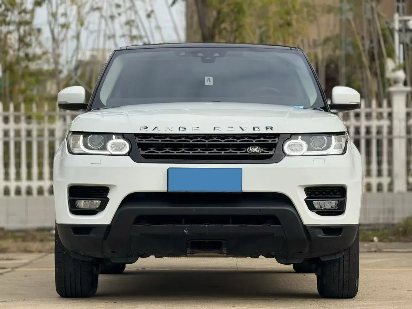 2017 LAND ROVER thumbnail 2