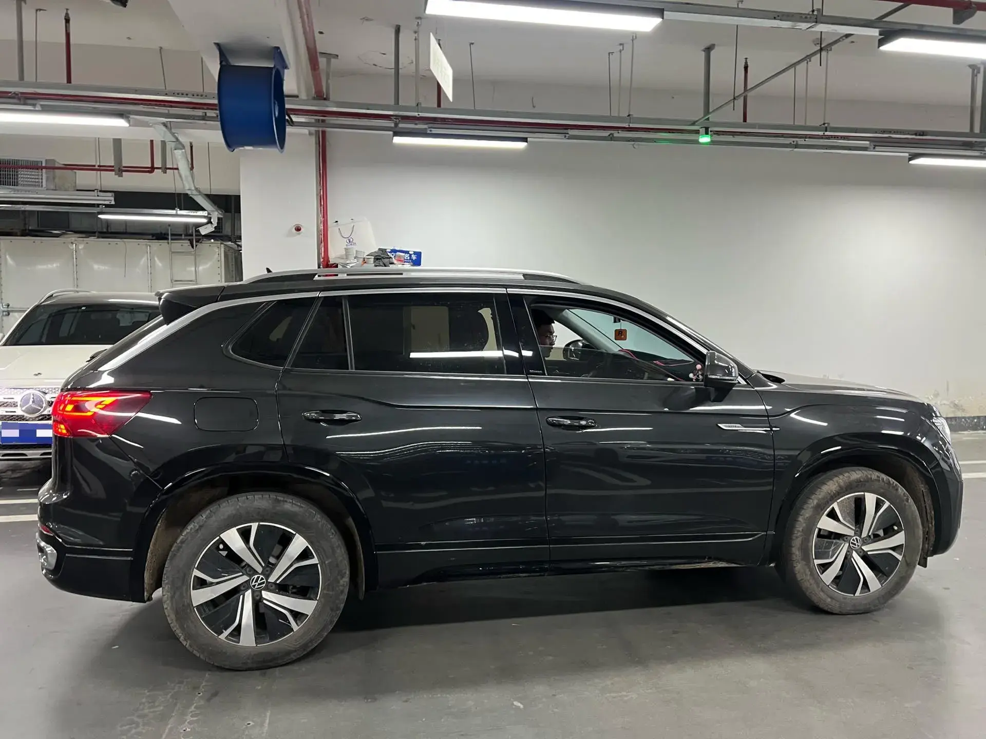 2022 VOLKSWAGEN TAYRON thumbnail 3