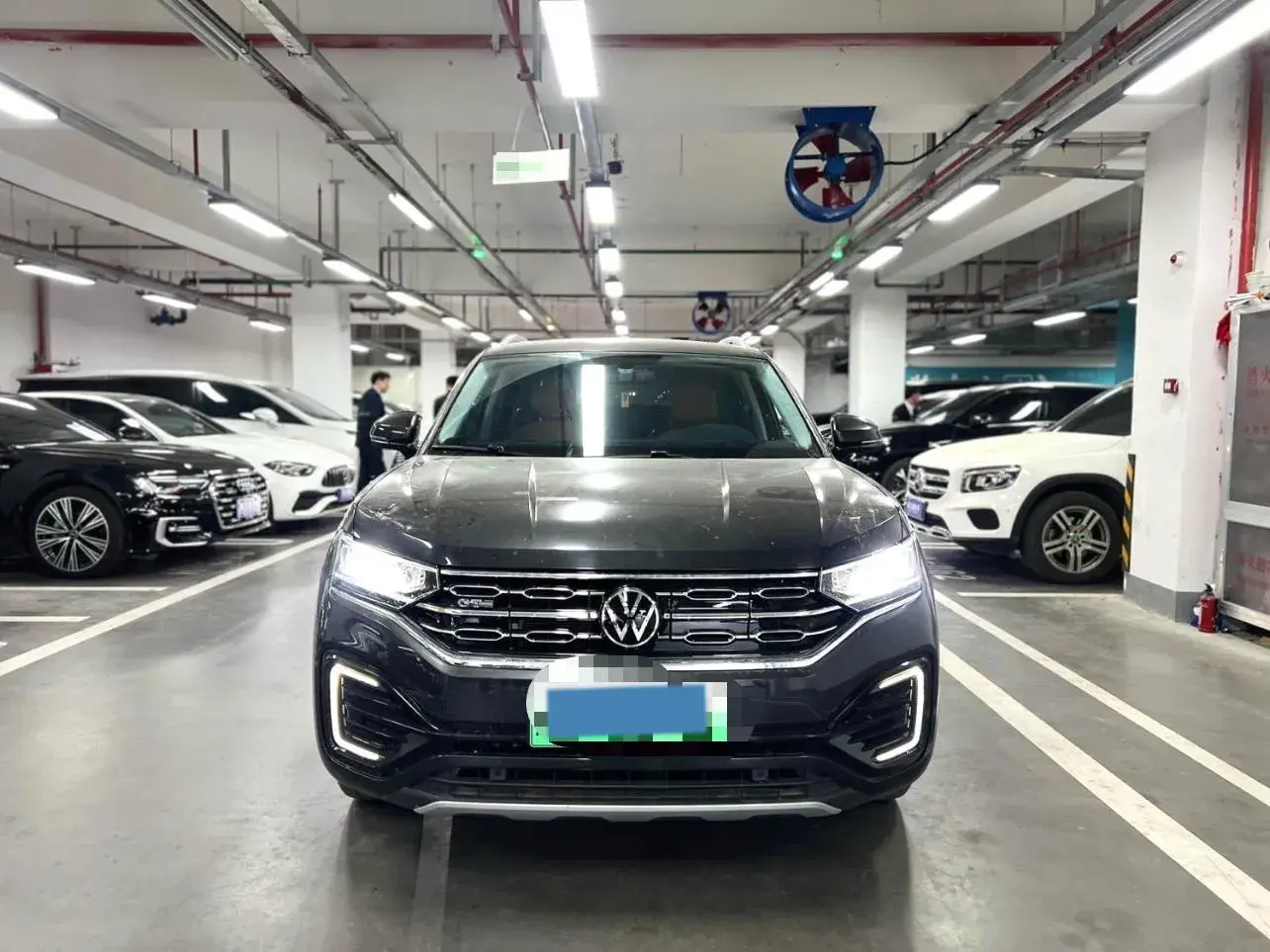 2022 VOLKSWAGEN TAYRON thumbnail 2