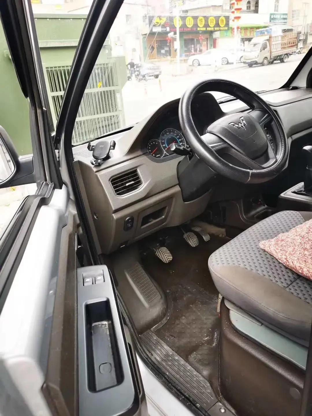 2018 WULING RONGGUANG thumbnail 3