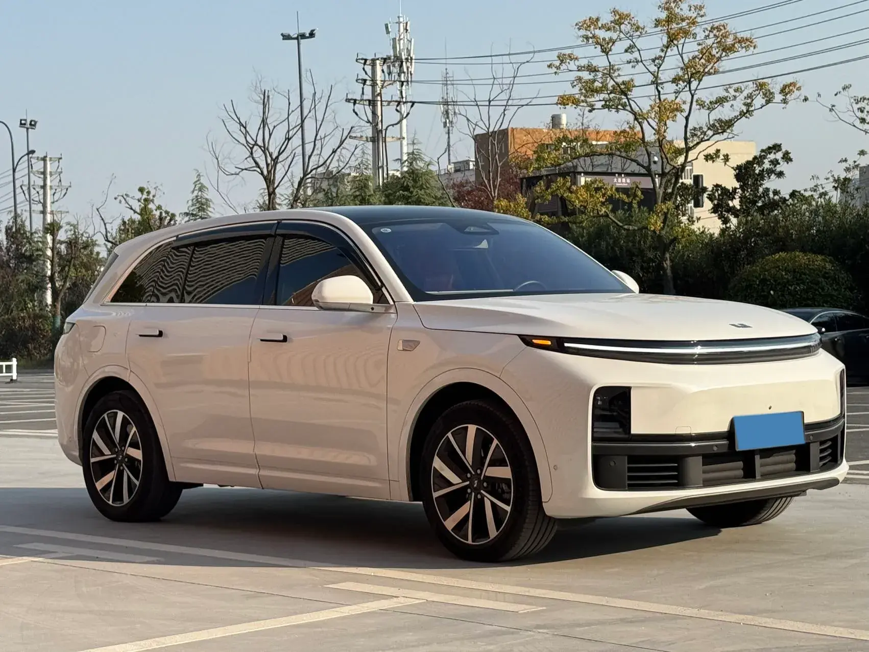 2023 LI L7 thumbnail 3