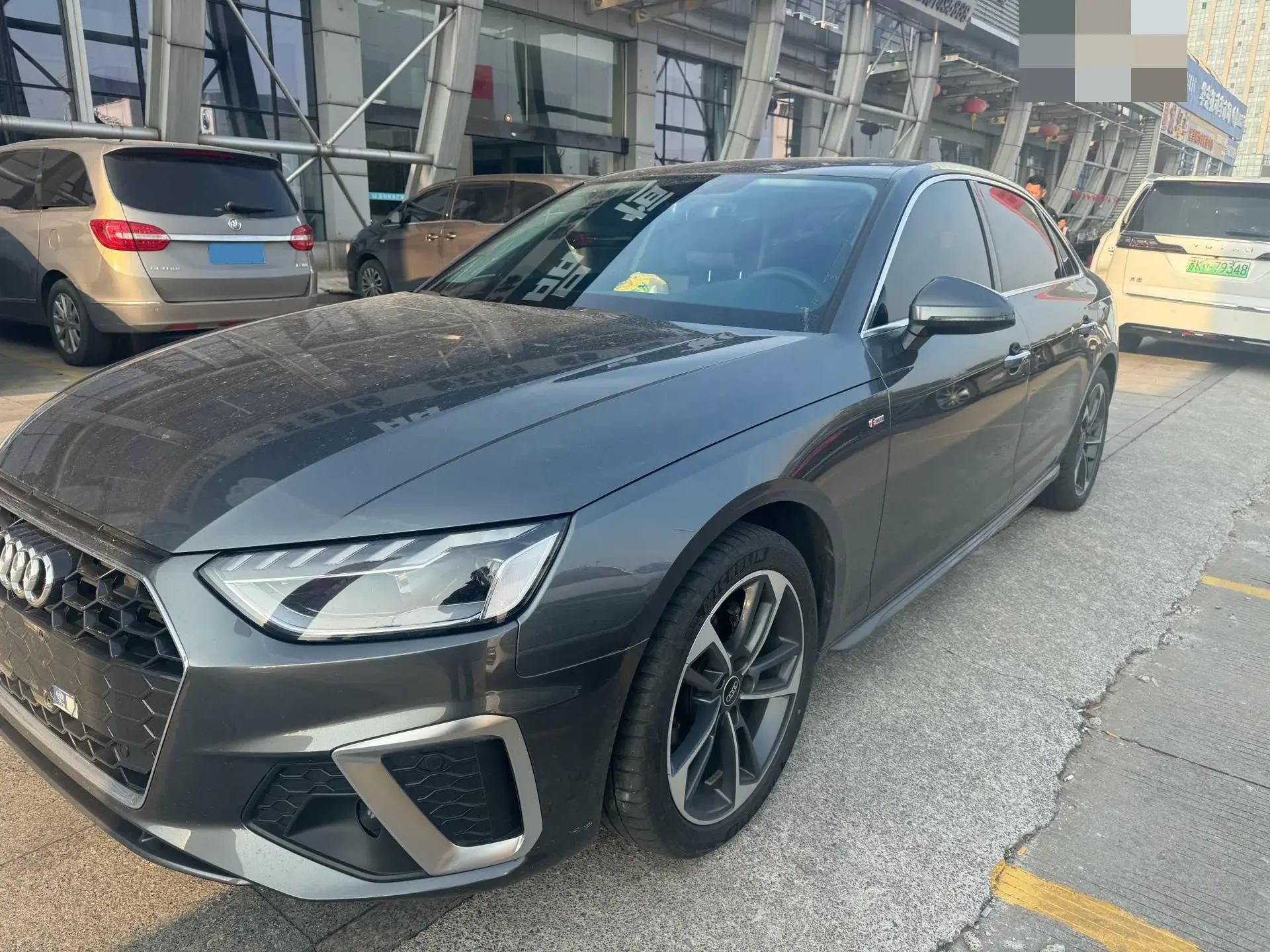 2023 AUDI A4L view 1