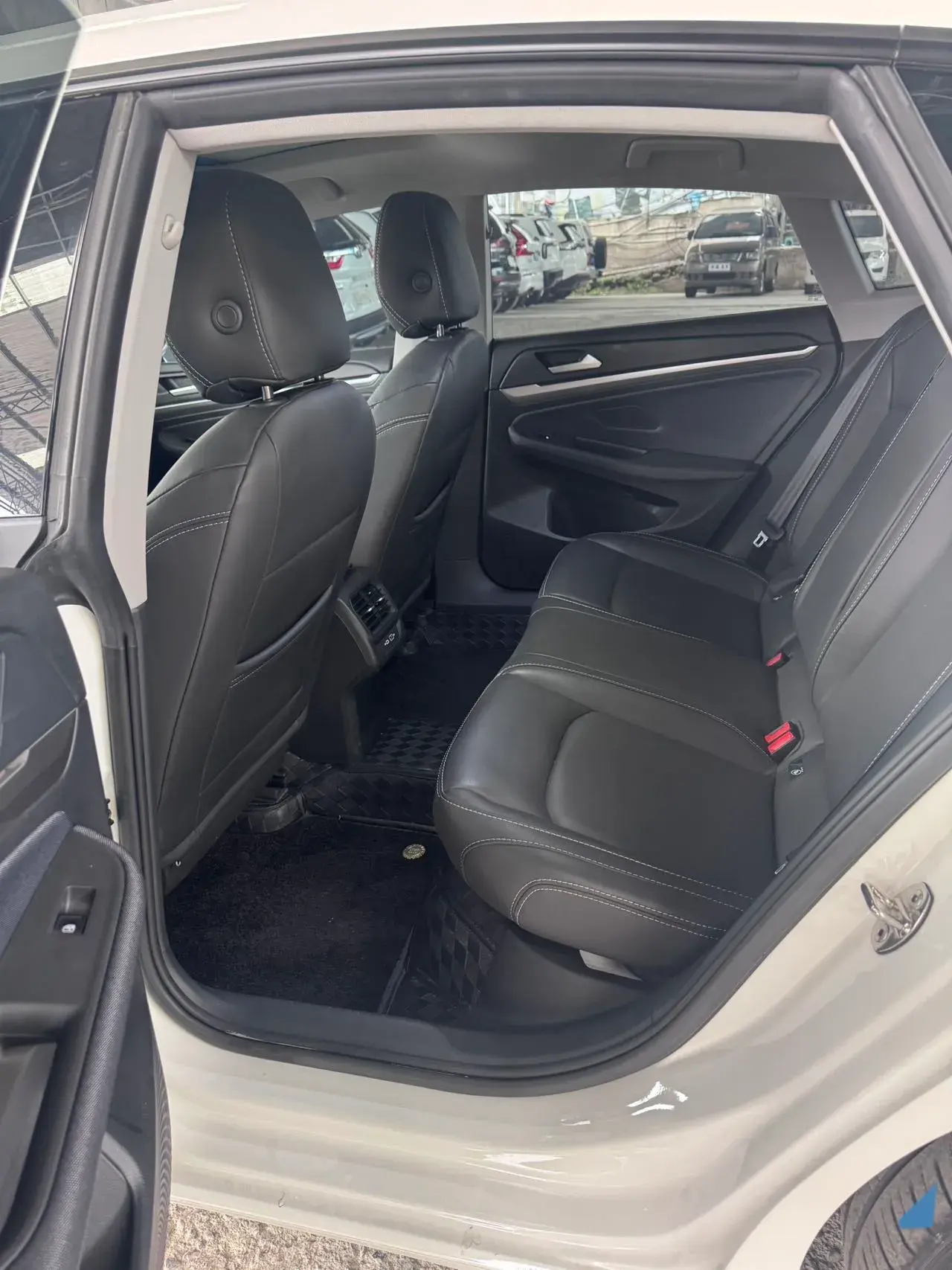 2022 VOLKSWAGEN LAMANDO thumbnail 4