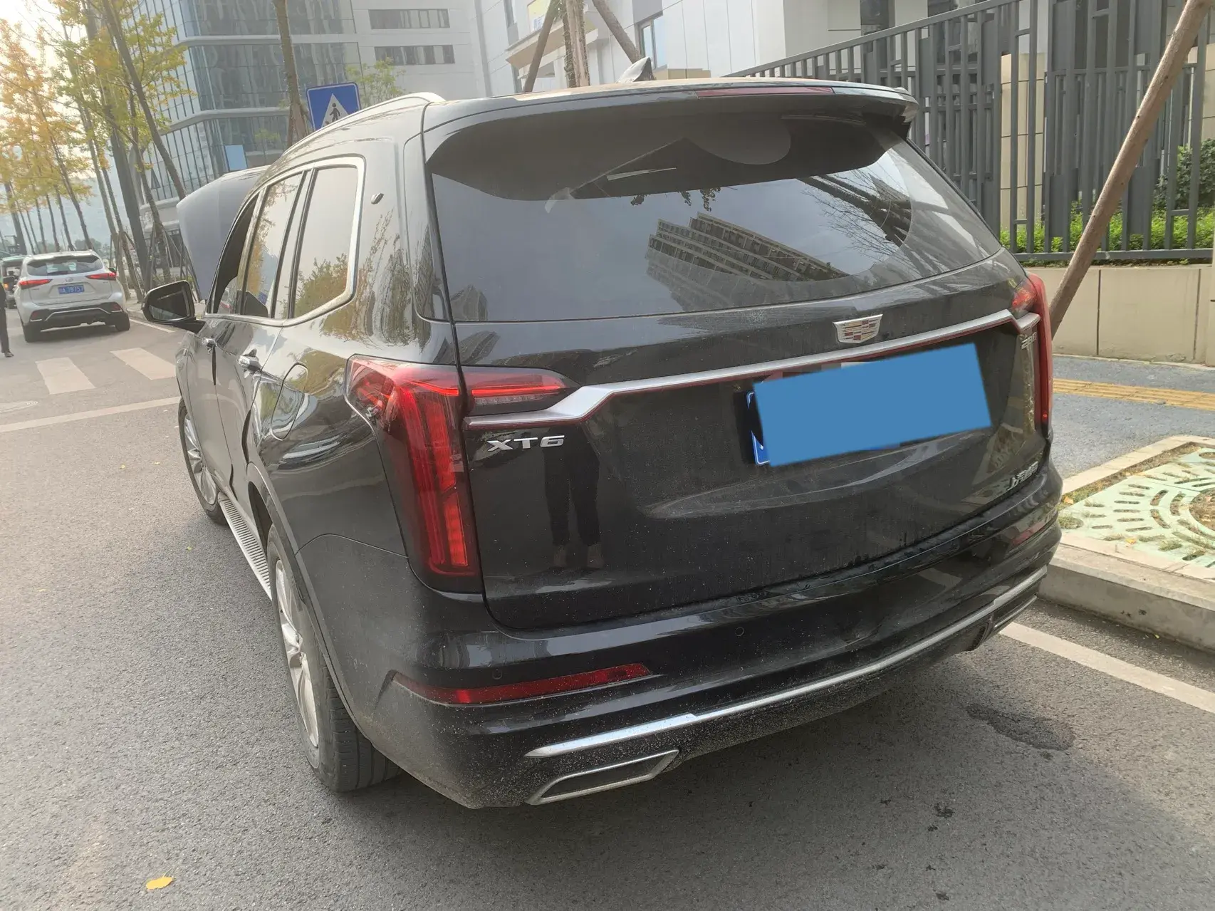 2021 CADILLAC XT6 thumbnail 4