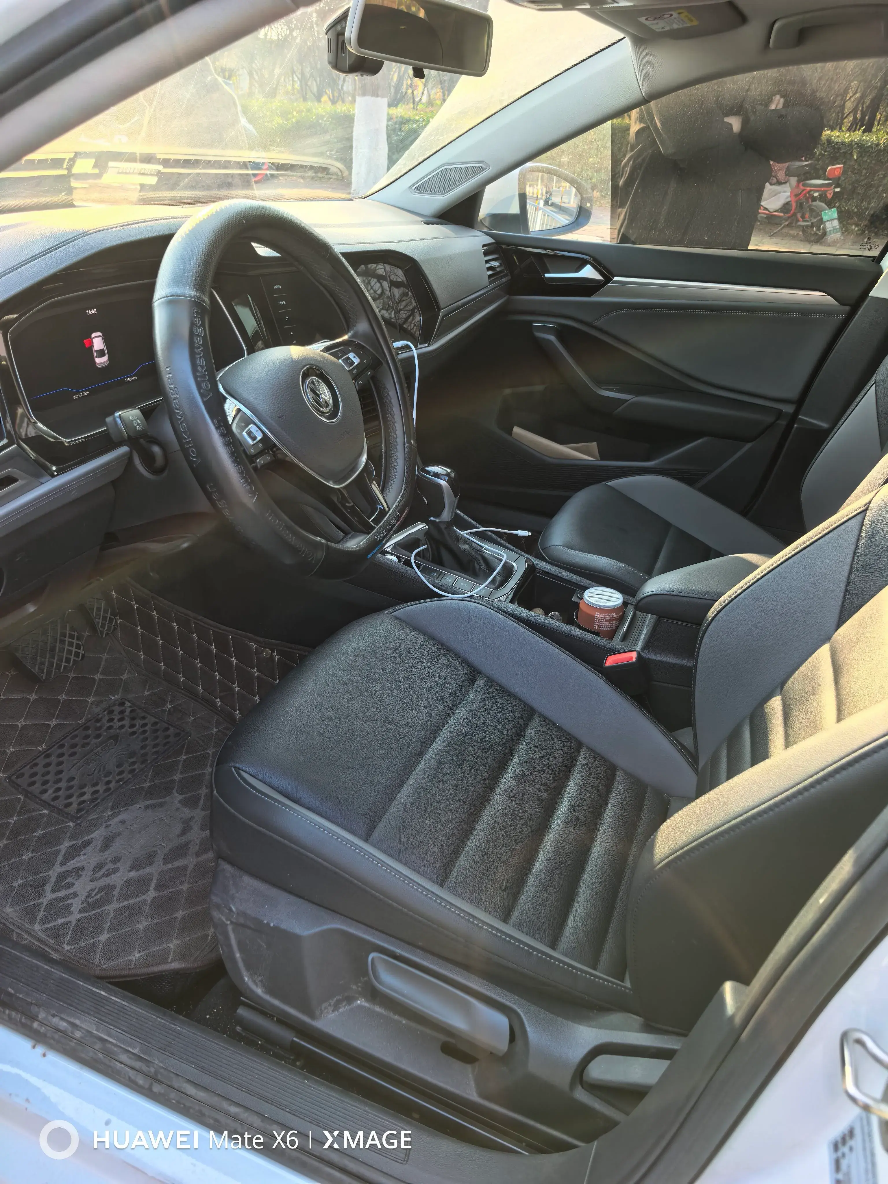 2022 VOLKSWAGEN SAGITAR thumbnail 3