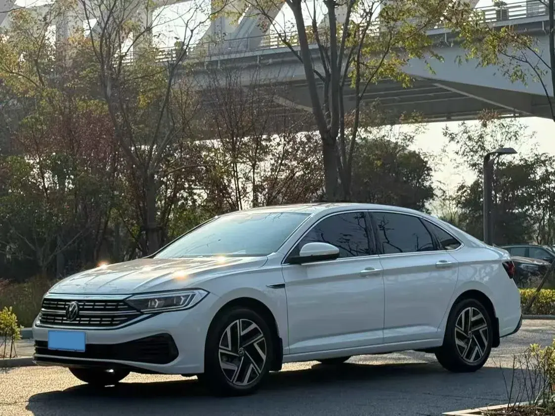 2023 VOLKSWAGEN SAGITAR view 1