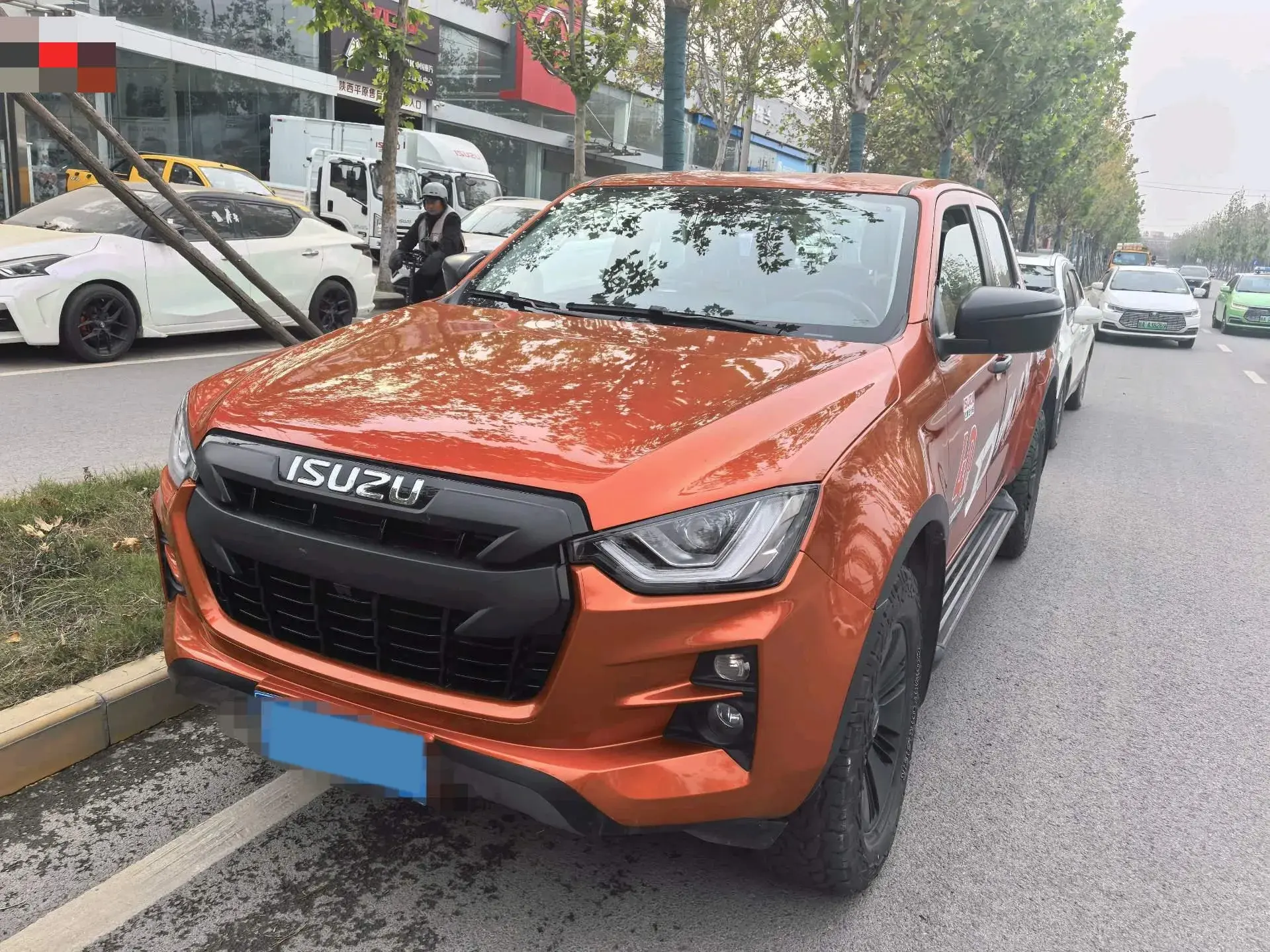 2021 ISUZU D-MAX view 1
