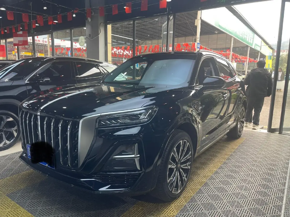 2023 HongQi HS5 2.0T 252HP L4 8AT