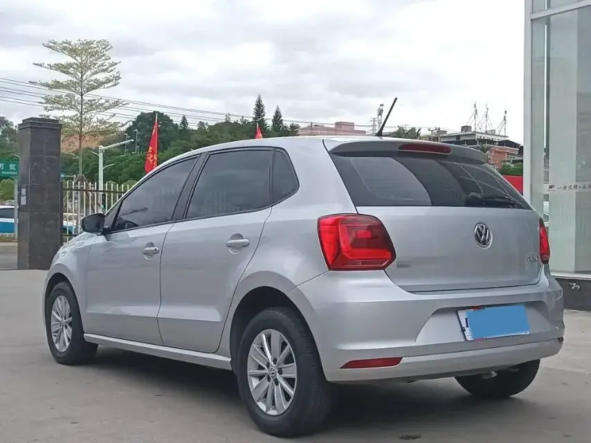 2016 VOLKSWAGEN POLO thumbnail 4