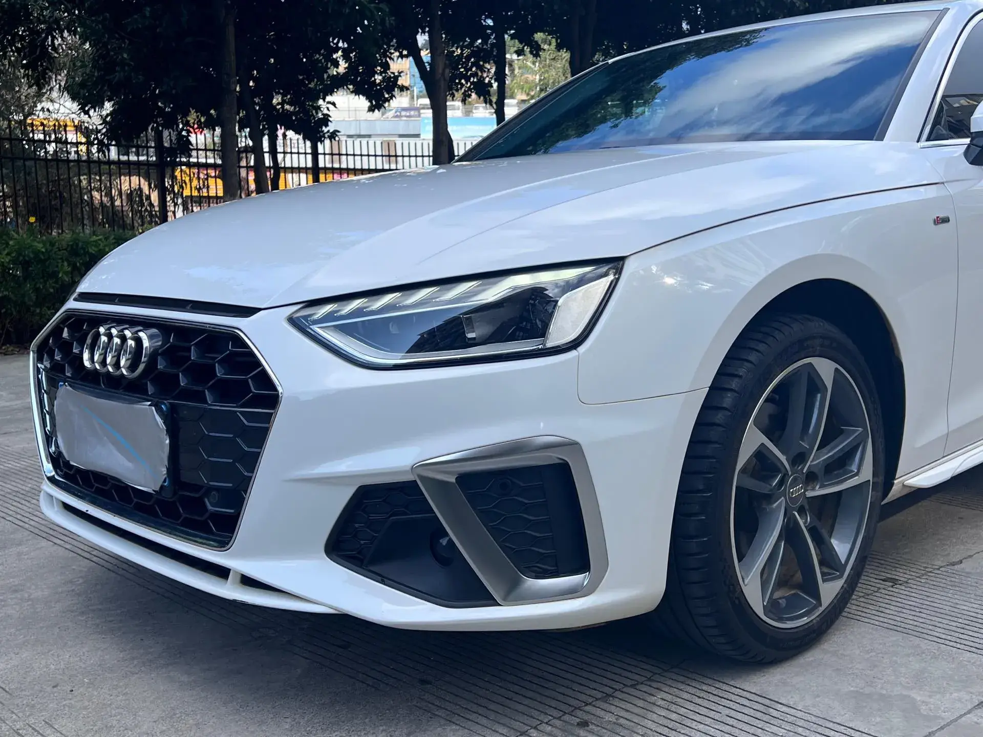 2020 AUDI A4L thumbnail 2