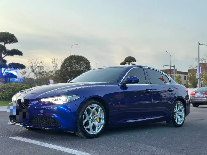 2020 Alfa Romeo Giulia 2.0T 280HP L4 8AT