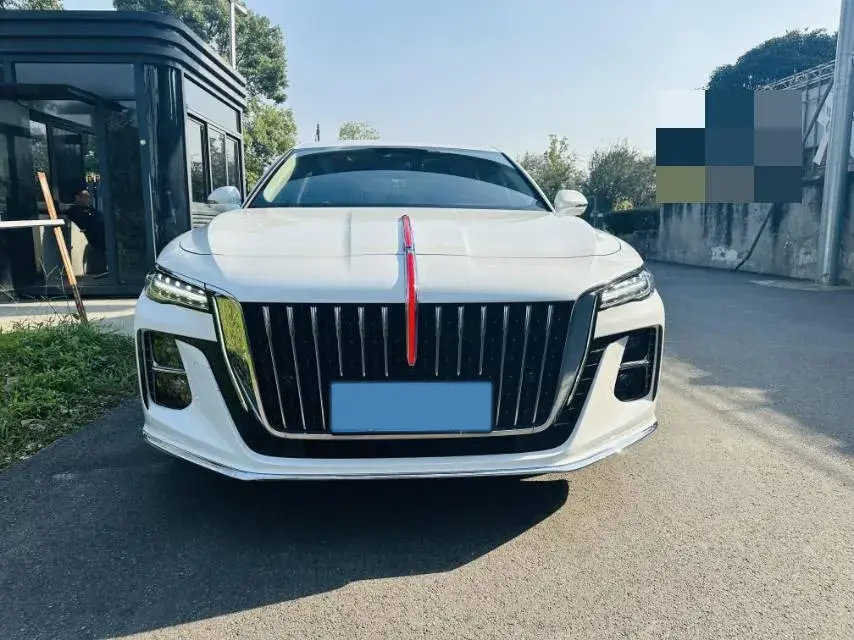 2023 HONGQI H5 thumbnail 2