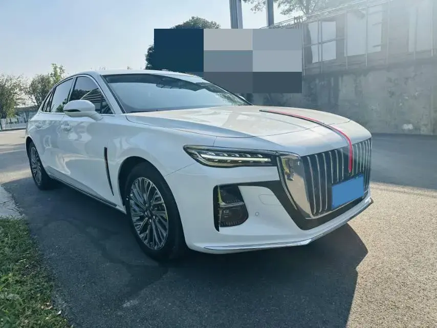 2023 HONGQI H5 thumbnail 3