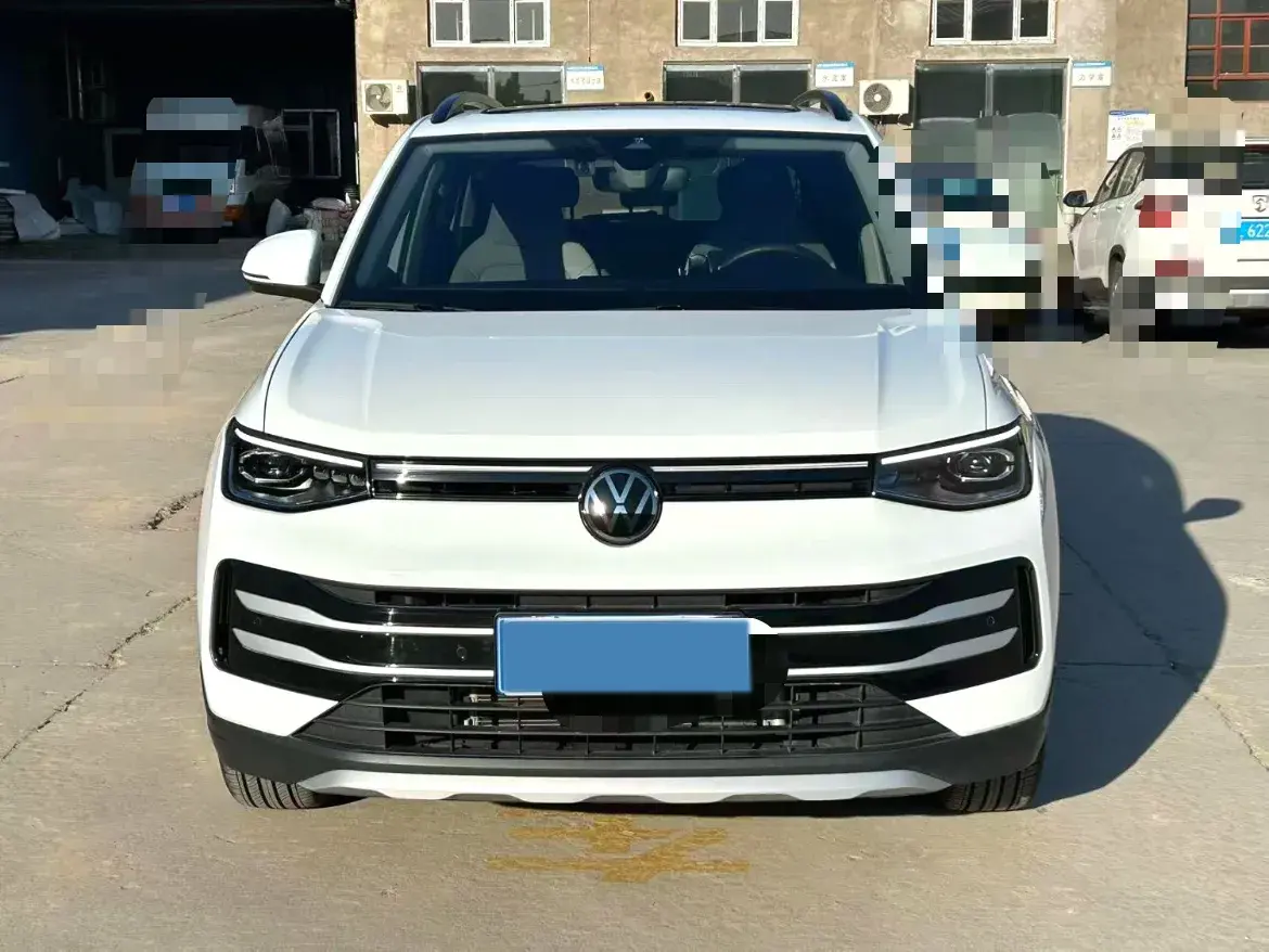 2023 VOLKSWAGEN THARU thumbnail 2